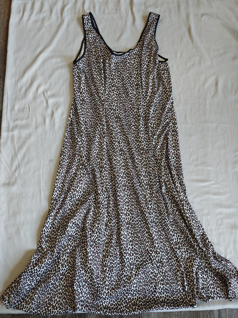 Women's Sleeveless Leopard Print Maxi Dress - Black & White